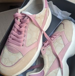 COPY - Coach tech runners